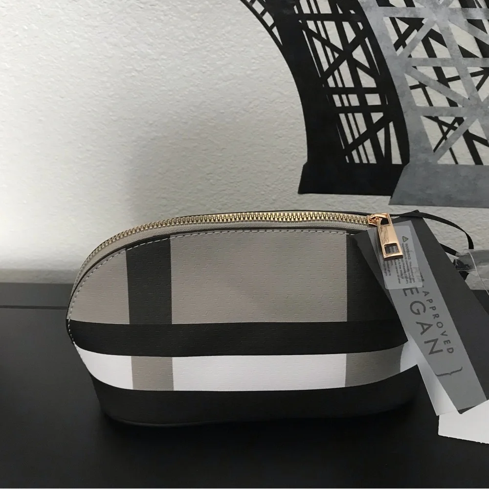 PLAID COSMETIC BEE BAG NWT